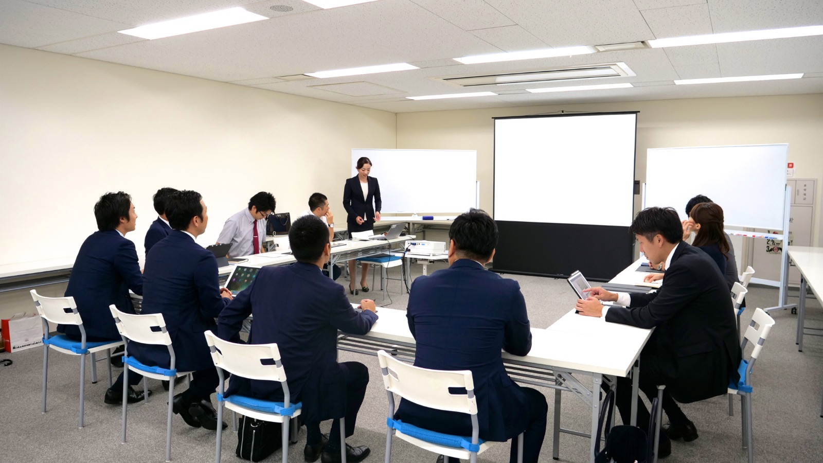 大型企業研修・セミナー風景